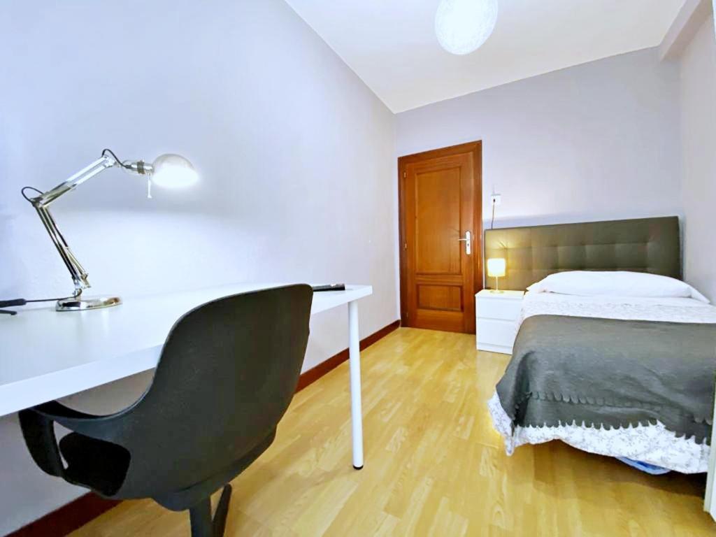Milan 1 Wifi Y Parking Gratuito Oviedo